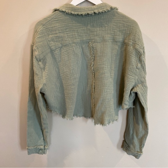 Peach Love Cropped Gauze Long Sleeve Button Down Green Large Oversized Raw Hem - Picture 6 of 6